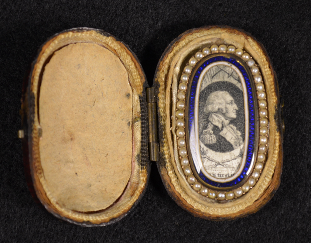 GW Brooch 1