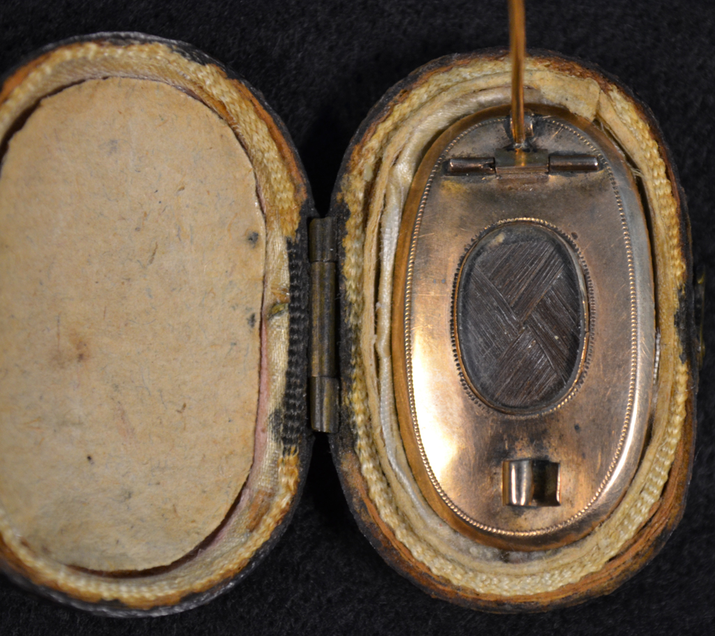 GW Brooch 3